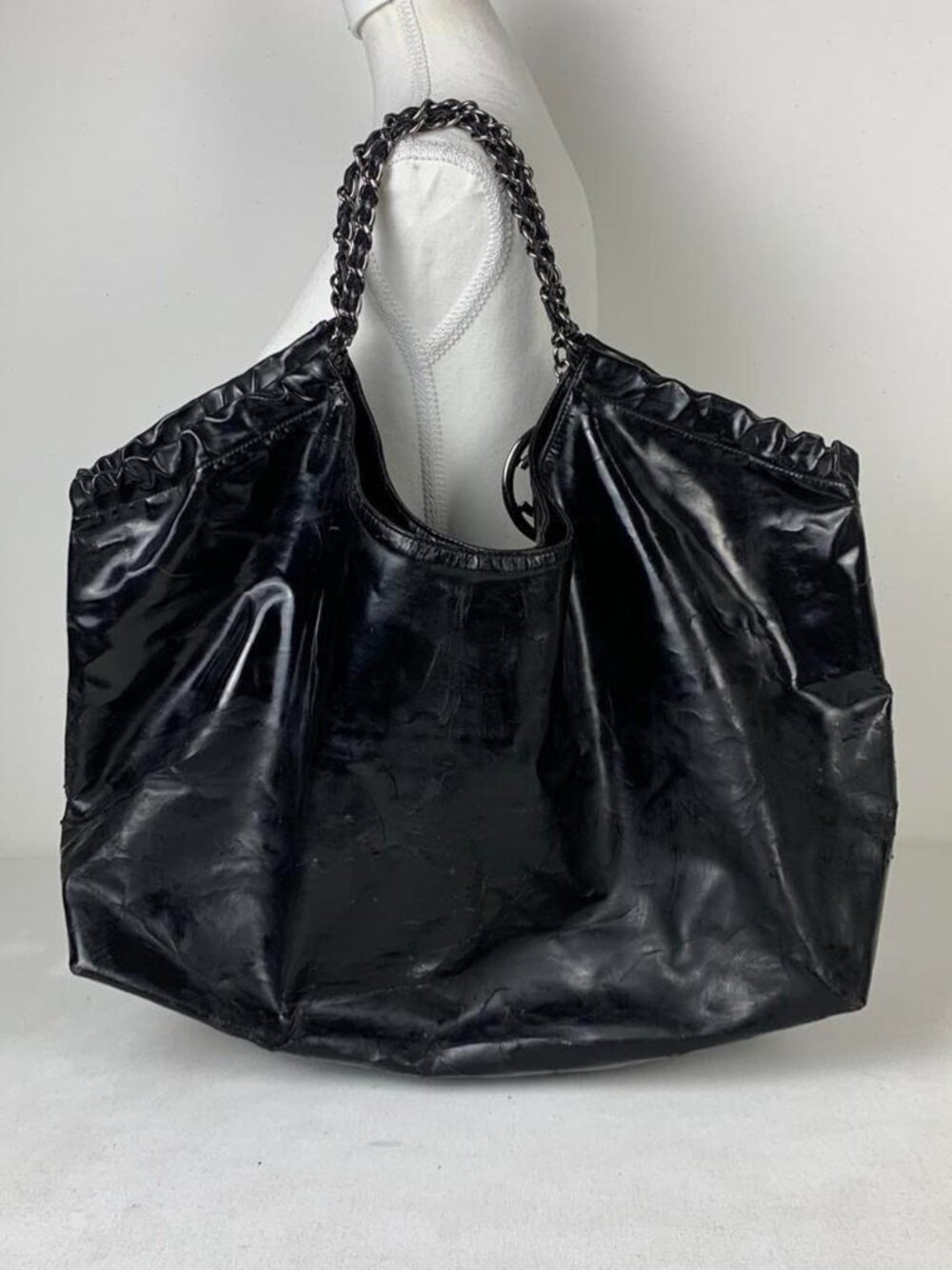 Chanel Vintage Black Patent Vinyl Coco Cabas XL Bag - Stylish & Unique! - Picture 6 of 9